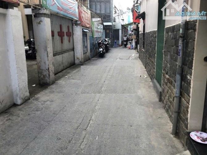 RẤT NGỘP NÊN GẤP BÁN NHÀ 2 MẶT TIỀN - 3 TẦNG - NGANG 5M - GẦN 50M2 - TT Q4 - CHỈ 4.3 TỶ