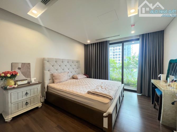 Bán căn hộ tại Green Diamond - DT 136m2, 3 ngủ, giá 19,5 tỷ, full nội thất, view thoáng