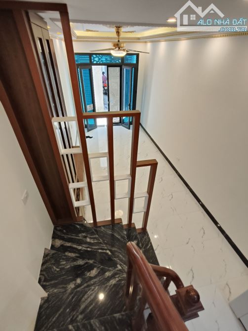 Bán nhà Dương Nội 35m 5 tầng đẹp ô tô đỗ gần chỉ 4.85 tỷ