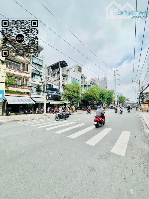 Mặt tiền ngay Minh Phụng - Nhà sách Cây Gõ - 4,5m x 23m - 4 tầng - 6PN - Nội thất xịn