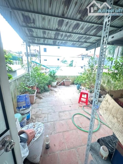 BÁN NHÀ LẠC LONG QUÂN TÂY HỒ 55m 3 TẦNG MT4.2m 12 TỶ Ô TÔ GẦN HỒ TÂY