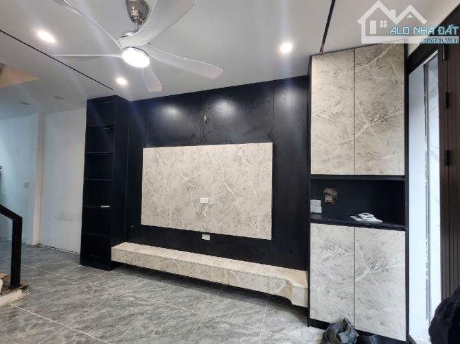 NHÀ NGUYỄN KHOÁI Ở NGAY – FULL NỘI THẤT – 10M RA OTO TRÁNH – GẦN HỒ