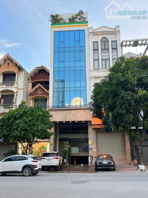 Bán đất đấu giá Vạn Phúc Hà Đôn 8m/5m mặt tiền cpxd 1 hầm 8 nổi trục đường 20m kinh doanh