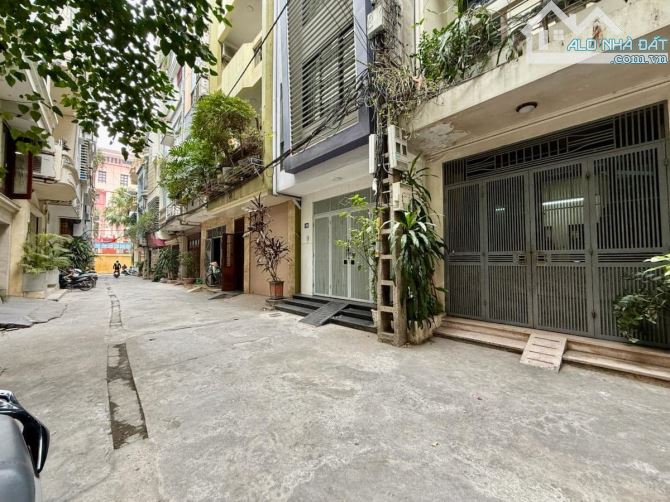 Bán nhà  5 tầng rẻ nhất phố Nguyễn Chí Thanh  80m chỉ 13,5 tỷ Đống Đa ngõ thông , gần phố