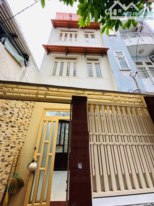 Bán nhà Hoàng Văn Thụ P4 - Tân Bình - DT 4 x 8 - KC 1 Trệt 2 lầu st - 5.9 tỷ TL