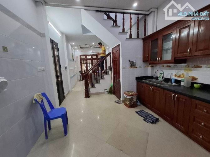 HOÀNG HOA THÁM – 5M RA Ô TÔ – 20M RA PHỐ – 2 THOÁNG – 50M²x4T MT 3.3M Chào 9.2 Tỷ