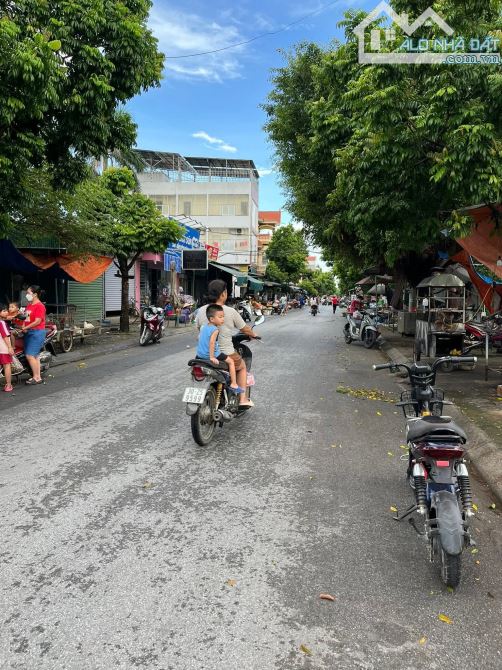 Dạ trạch khoái Châu Hưng Yên bán đất tặng nhà 2 tầng