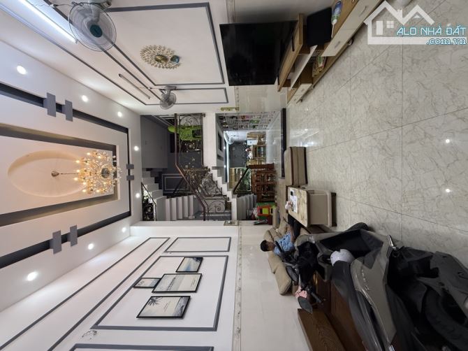 Bán nhà 4 tầng đường lê đức thọ phường 15 gò vấp, DT 86m² (4,5*20m) giá 11ty  Hẻm xe hơi q