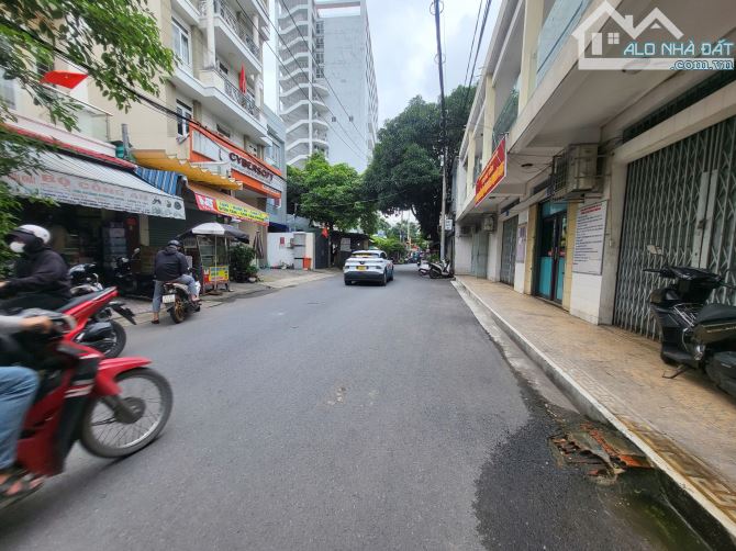 Nhà Mt đường 8 Linh Tây Thủ Đức đôi diện đại học cảnh sát 17tỷ/123m2.