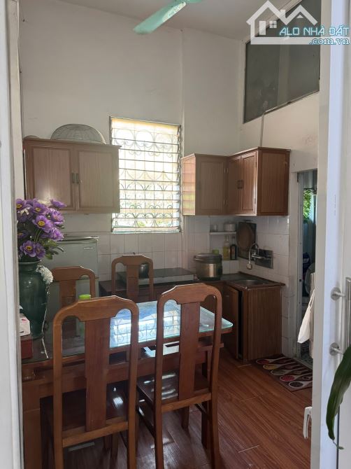 BÁN NHÀ TẬP THỂ TẦNG 2 – NGÕ TÂN MAI – Ô TÔ ĐỖ – 3 MẶT THOÁNG  Diện tích: 38m² (sử dụng gầ