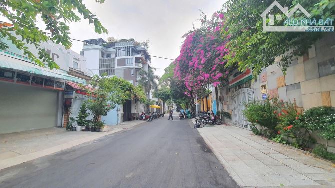 Nhà 5 tầng (4,5x18m). Vừa ở vừa kinh doanh đường Thành Thái, Q10 - 18,5 tỷ TL