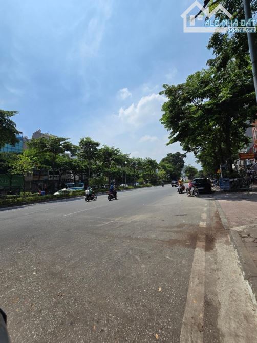 BÁN NHÀ VÕ CHÍ CÔNG CẦU GIẤY 60m 24.5 TỶ MT14m 5 TẦNG MẶT PHỐ LÔ GÓC KINH DOANH SẦM UẤT