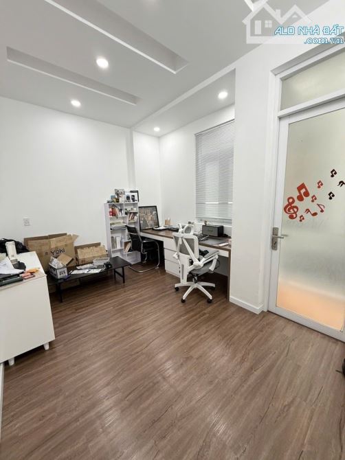 Bán Nhà Phạm Văn Hai, DT: 6.3 x 10.2m [60m2] - 1 Trệt 1 lửng 1 lầu - 7.8 tỷ TL