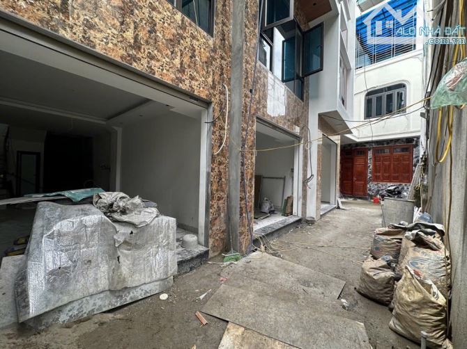 🏤NHÀ ĐẸP KIM CHUNG - DÂN XÂY ĐƠN LẬP - 20M RA Ô TÔ TRÁNH - HÀNG XÓM KĐT HINODE ROYAL PARK