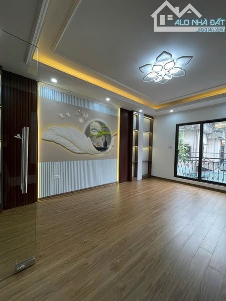 Tái định cư X4 Văn Điển. DT: 30, nhà 6 tầng, thang máy, nhà phân lô, 2 vỉa hè, ô tô thông