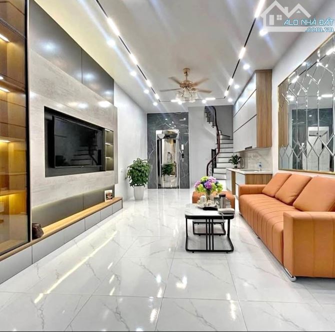 🏡 Bán Nhà Minh Khai 40m², 5 Tầng Thang Máy, Lô Góc, Kinh Doanh, Full Công Năng, 9.x tỷ