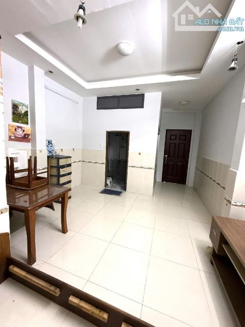 BÁN NHÀ 4 TẦNG XE HƠI THÔNG HOÀNG TRỌNG MẬU – 64m² – CHỈ 9 TỶ HƠN