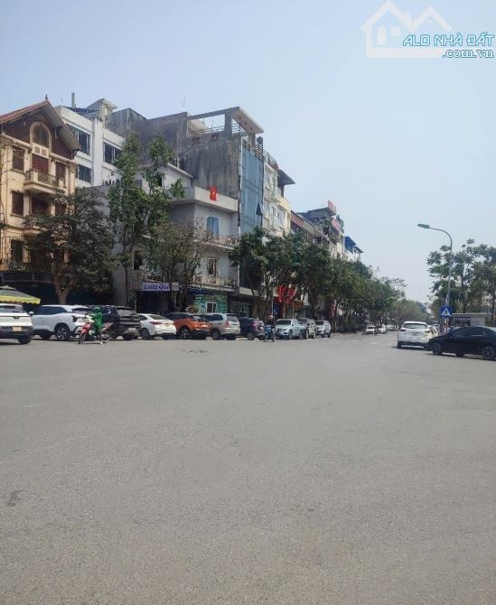NGÔ GIA TỰ LONG BIÊN P.Á.N đất tặng nhà LÔ GÓC - PHÂN LÔ BÀN CỜ 2 MẶT NGÕ