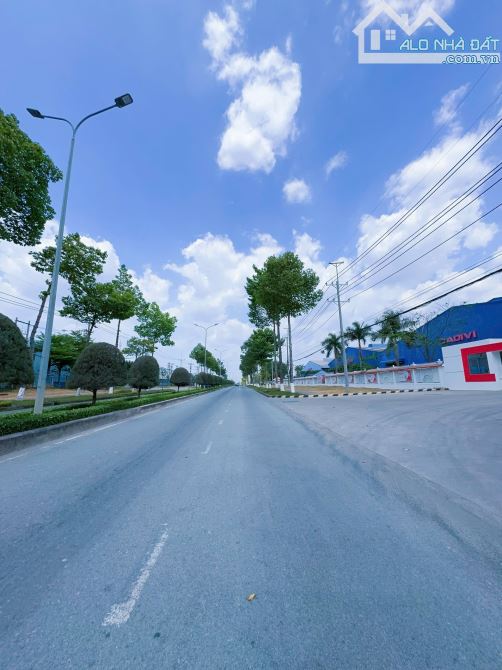 XT293 Cho thuê nhà máy cơ khí hạng nặng khuôn viên rộng 2Ha5 KCN Nhơn Trạch Đồng Nai .