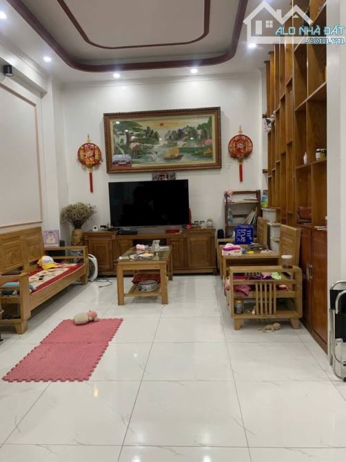 Bạn em cần bán nhà 5t,43m tại Đa Sỹ,Hà Đông, nhà mới chỉ 7t