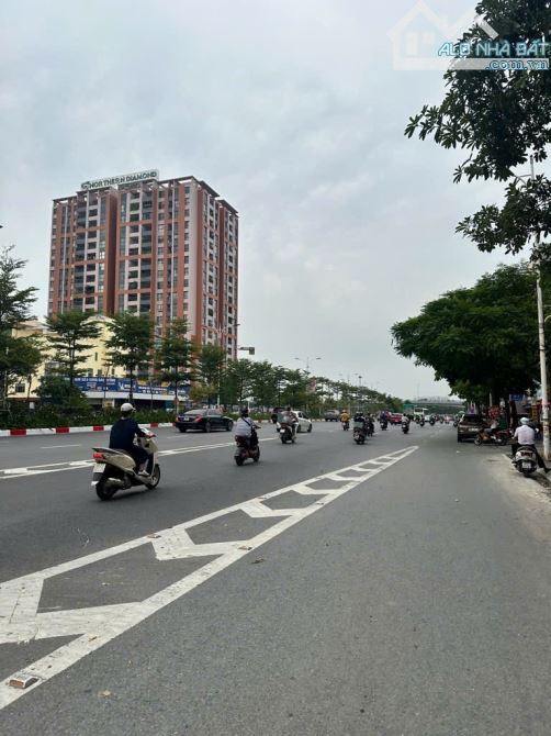 BÁN NHÀ ĐÀM QUANG TRUNG, GIÁ 8.15 TỶ, 6 TẦNG THANG MÁY, Ô TÔ VÀO NHÀ, FULL NỘI THẤT.