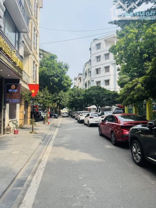 Nhà Cổ Linh, Hàng Xóm TTTM Aeon Long Biên 90m2, 4T, MT5m, Vỉa Hè, Kinh Doanh - 26 tỷ