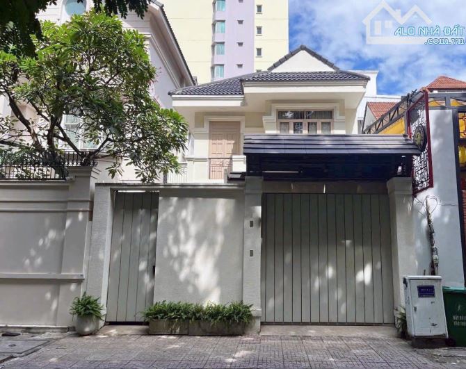 Bán nhà Siêu vị trí giá hạt dẻ đường Bùi Thị Xuân, Quận 1 - DT:10x25m - 2 Tầng - Chỉ 55 tỷ