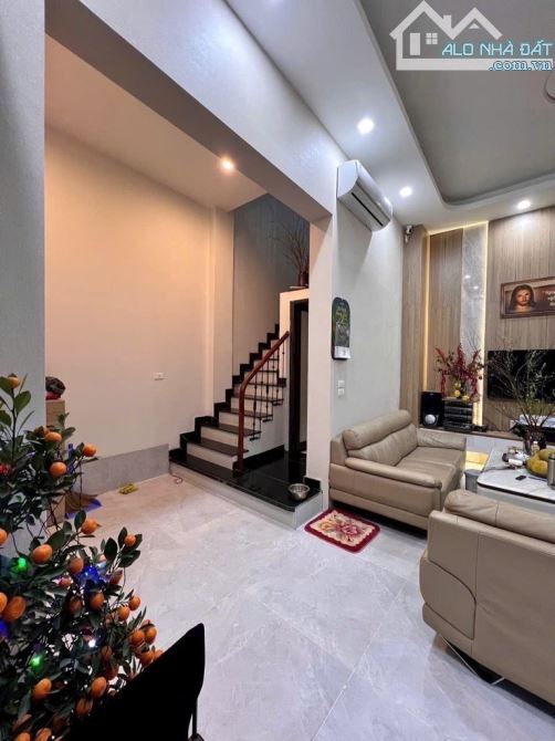 OTO, Ở Sướng Phố Ngọc Thuỵ 42m x 4T chỉ 7.4 tỷ