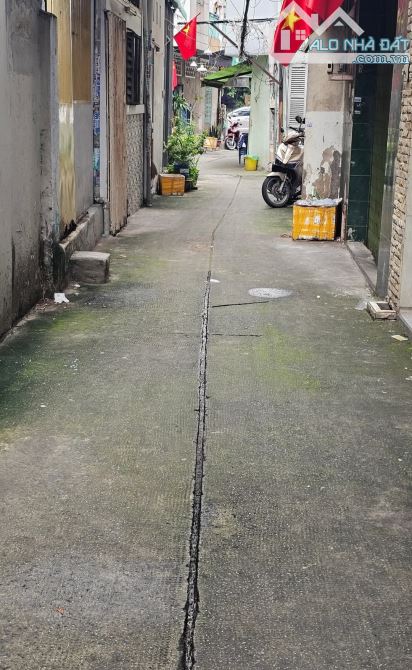 Bán nhà Huỳnh Mẫn Đạt, P 3, Q.5, DT: 3.5 X 9.5m, ba lầu, giá 6 tỷ 2.