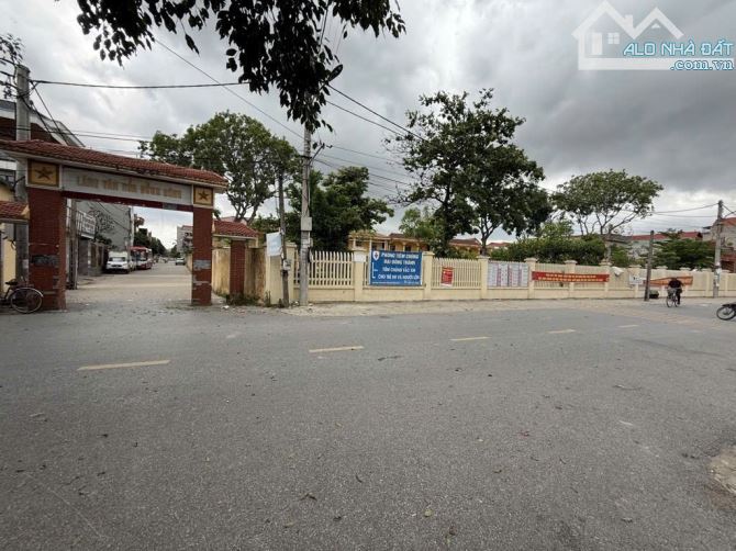 BÁN ĐẤT THUẬN THÀNH, BẮC NINH. 85M2 * MT 6.8M * 2,48 TỶ. Ô TÔ TRÁNH. DÂN CƯ SẦM UẤT.