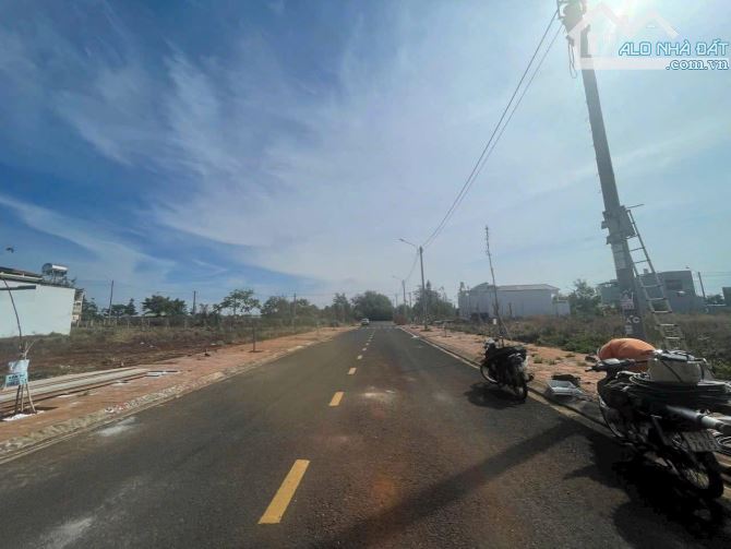 Bán LÔ khu TDP8 Tân An Dt:5x22m (thổ cư 100%) Đông Nam - giá: 5 tỷ! (GIÁ TỐT )