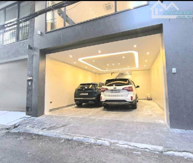 PHỐ THẠCH BÀN – 7 TẦNG THANG MÁY – GARA 2 Ô TÔ – FULL NỘI THẤT CAO CẤP – VIEW HỒ ĐIỀU HÒA