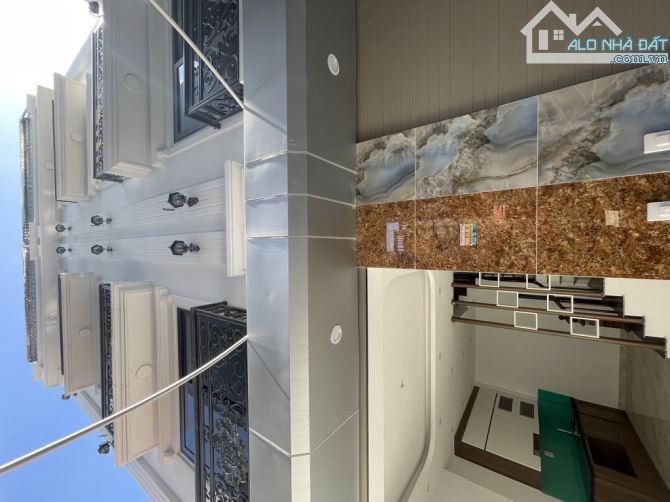 Bán nhà Xuân Phương, 35m2, 5 tầng, ô tô qua nhà, ngõ thông, ở kinh doanh, giá 6 tỷ.