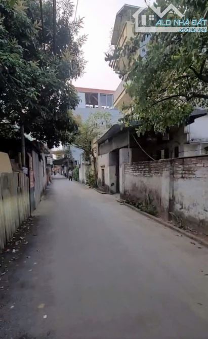 Bán 59m2 đất Đông Mỹ - Thanh Trì, ô tô vào đất, gần trục chính, Siêu hiếm