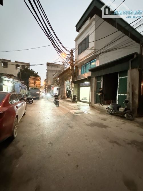 Mảnh Đất Vàng Lĩnh Nam / Lô Góc / ÔTÔ Dừng Đỗ / Nhỉnh 8 ỷe