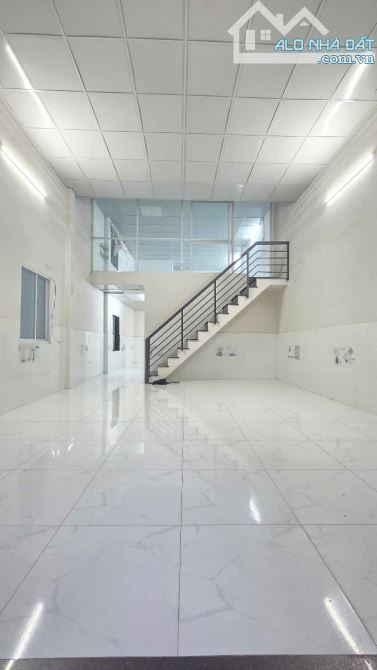 Phạm Văn Bạch - Tân Bình- 65m2 - 2 Tầng - 6.9 tỷ - 2 Mặt Hẻm Ô tô - Hoàn công - SHR
