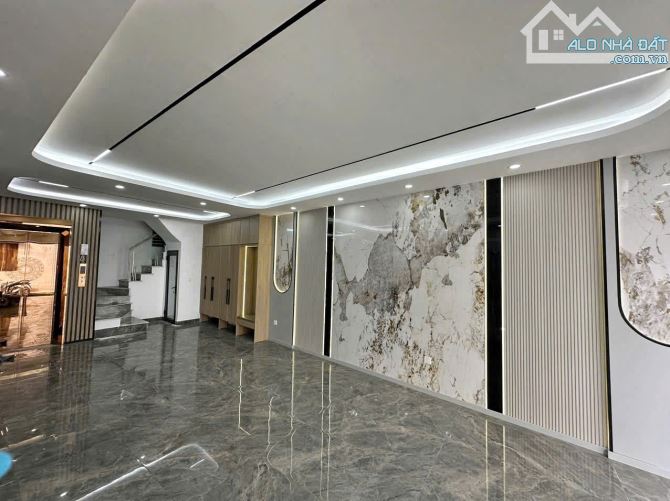 BÁN NHÀ PHỐ CỔ LINH - Ô TÔ TRÁNH - GẦN AEON - GARA THANG MÁY  - 60M2 HƠN 16 TỶ