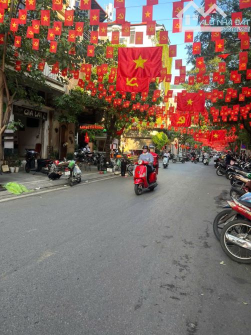 CHỈ 4,88 TỶ CÓ NGAY CĂN HỘ TT THỔ QUAN -ĐỐNG ĐA-DT 100 M2- -FULL NỘI THẤT-Ở LUÔN.