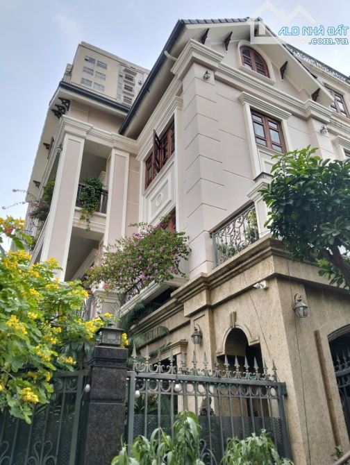 BÁN BIỆT THỰ NHÀ VƯỜN CAO TẦNG – LÔ GÓC  PHỐ LƯƠNG ĐÌNH CỦA, ĐỐNG ĐA 36 TỶ