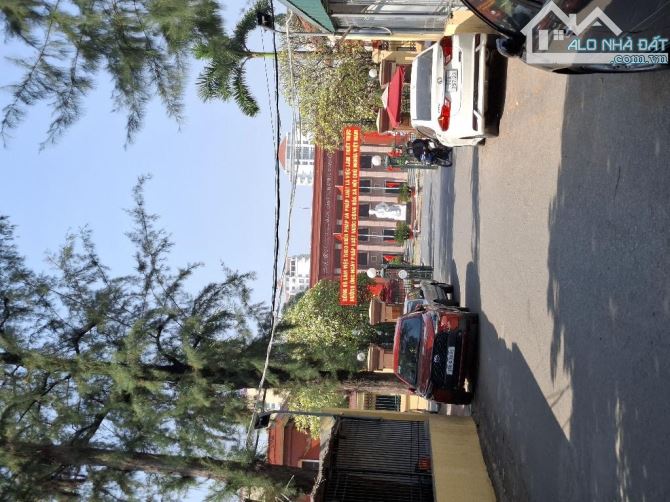 Bán nhà phố Trần Tử Bình, dt60m, mt4,5m, phân lô, 3 thoáng, ô tô vào nhà.
