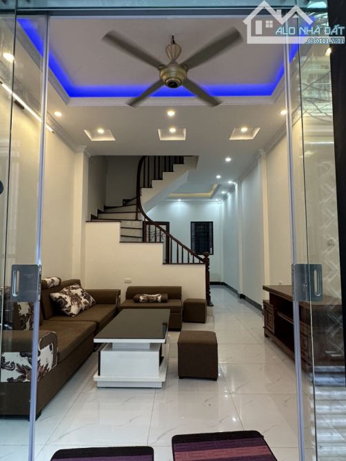 SIÊU HIẾM.64M. 5 TẦNG. 12 TỶ NHỈNH. KINH DOANH. ÔTÔ. CỔ NHUẾ.ĐÔNG NGẠC ĐƯỜNG THÔNG.