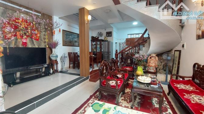 Bán Nhà Hùng Duệ Vương,  Thượng Lý, Hồng Bàng . Giá 6,8 tỷ - 3 tầng - 65m
