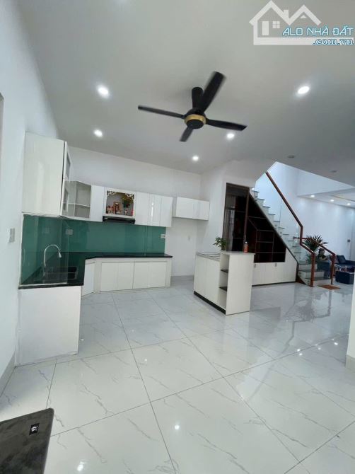 Bán biệt thự 200m2 12.5 tỷ đường 7.5m Trần Kim Xuyến khu đô thị Hòa Xuân