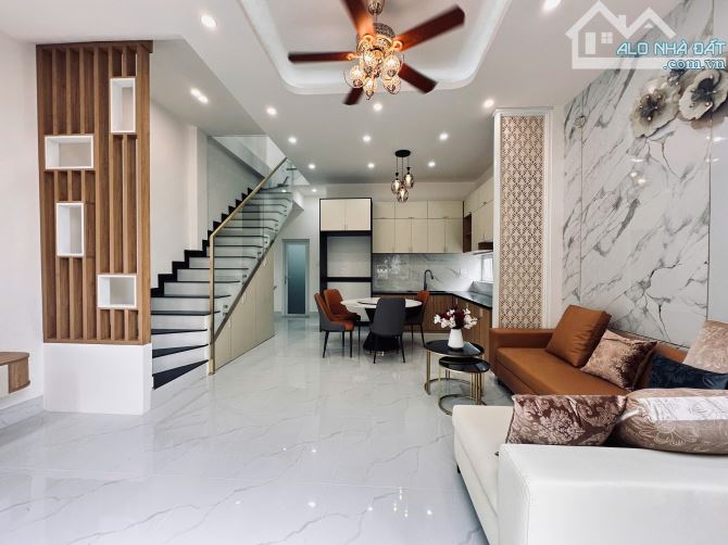 NHÀ LẦU HOÀN CÔNG HẺM 2 CHỢ BÌNH THUỶ TPCT 2TY050 2 TY290