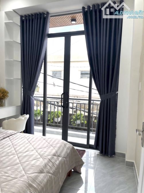 Bán nhà tầng 2 tầng full nội thất đẹp sổ hồng chính chủ nhỉnh 3 tỷ