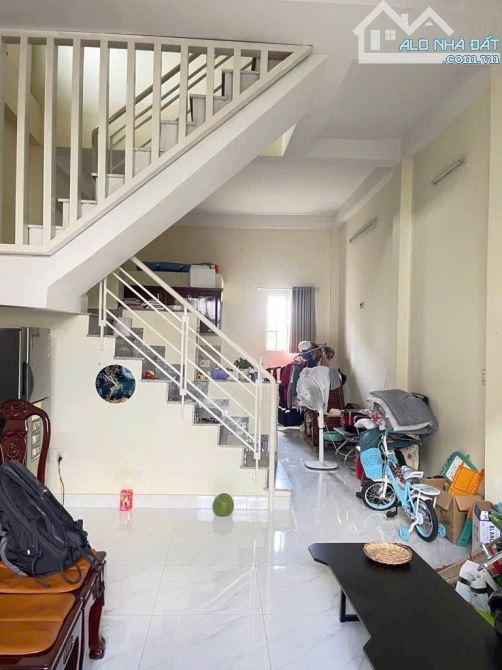 Ô tô ngủ trong nhà – Nhà 1T1L Võ Văn Hát, Q9 – Giá chỉ 3.6 tỷ