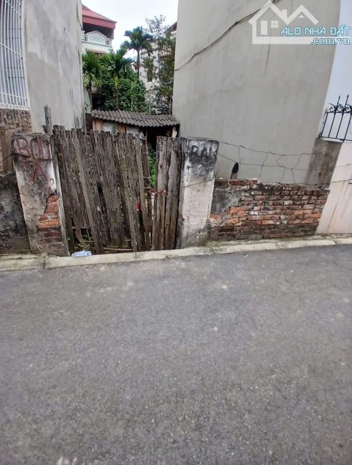 Bán đất Thạch Bàn, Long Biên 45m2, mt 4.2m, ô tô vào đất, 7.68 tỷ