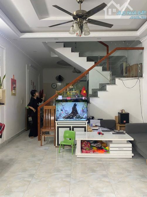 Hạ giá bán gấp tại Tràng Cát ngay chợ cá Xâm Bồ 41m2 x 3 tầng full đồ chỉ viẹc về ở