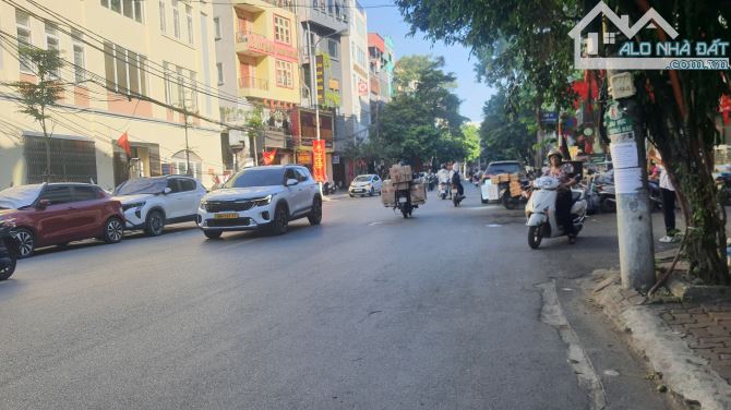 NHÀ MẶT PHỐ HẠ YÊN QUYẾT , CẦU GIẤY ,  VỊ TRÍ CỰC ĐẸP , MẶT TIỀN RỘNG  21.5 TỶ.
