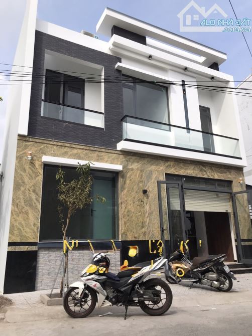 NHÀ TRỆT LẦU HIỆN ĐẠI HẺM 172 TRẦN QUANG DIỆU LỘ NHỰA NÂNG CẤP 6m Ô TÔ ĐẬU TRƯỚC NHÀ